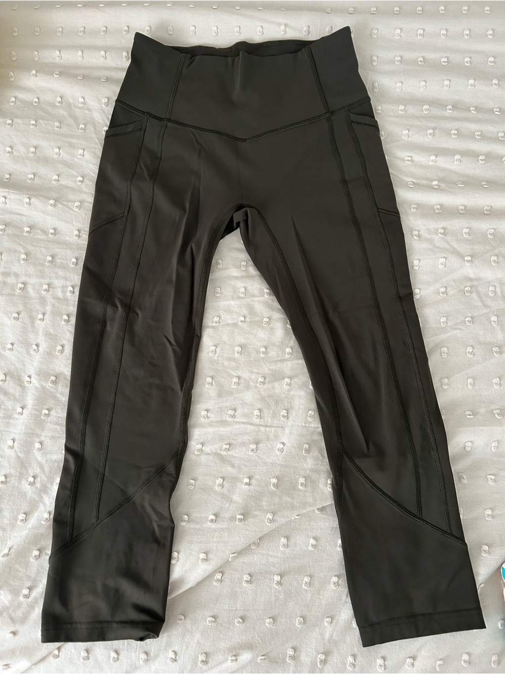 Lululemon Olive ankled length Leggings